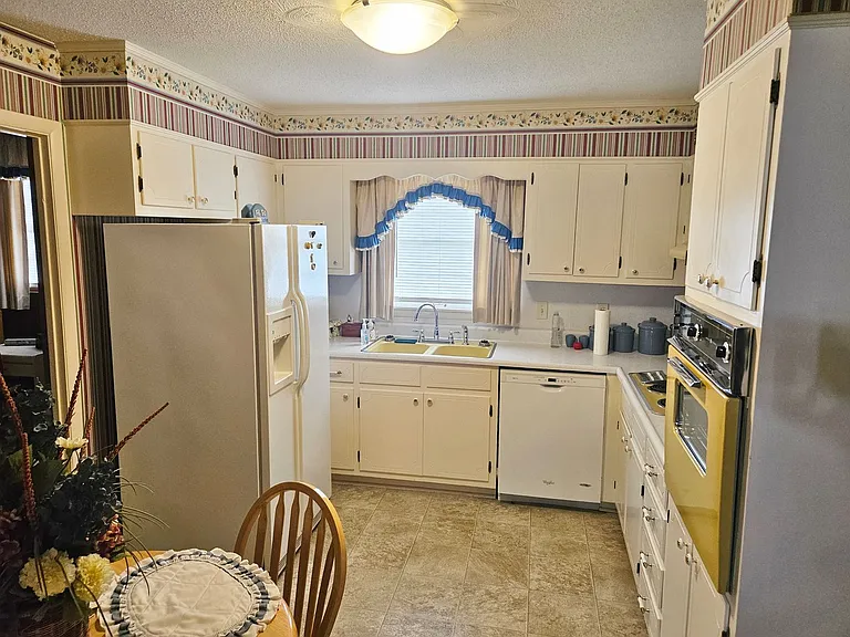 725 County Road 606 — Photo 5