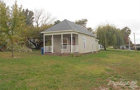 What a cute little one bedroom house and only$32,900