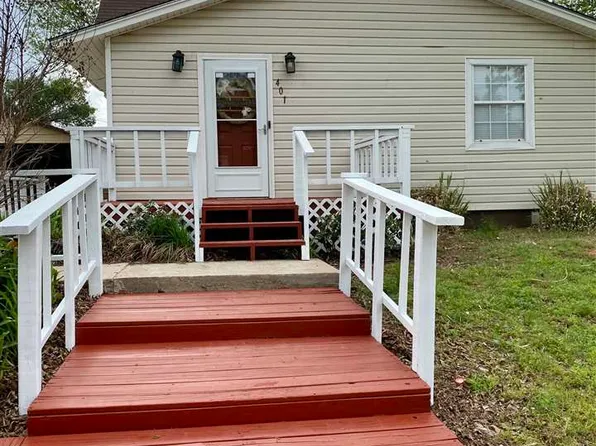 401 S 8th St, Comanche, OK 73529
