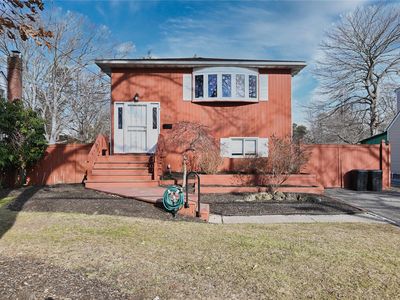 23 E Lakeland Street, Bay Shore, NY, 11706