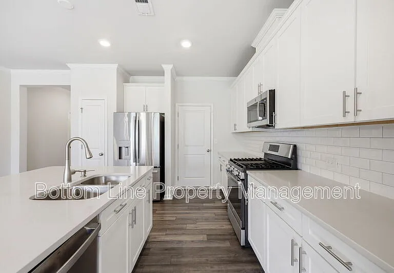 5038 Kota St — Photo 10