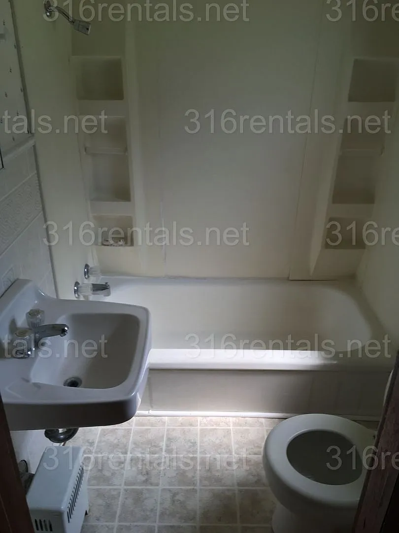 Available on 9/6/26 - $650 - 1 bed 1 bath - Single Family Home — Photo 2