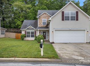 59 Yadkin Rd, Fletcher, NC 28732