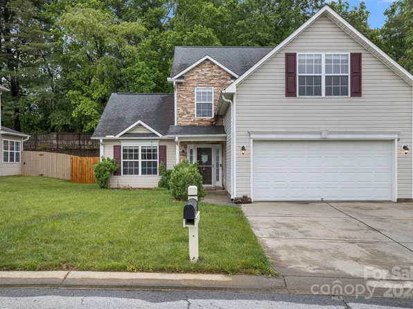 59 Yadkin Rd, Fletcher, NC 28732