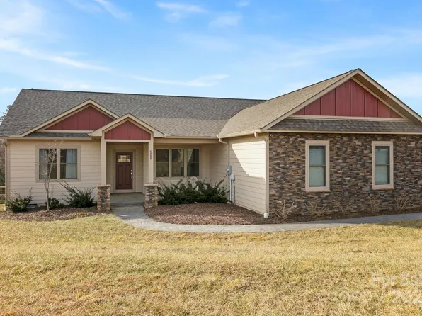 268 Clarks Chapel Rd, Weaverville, NC 28787