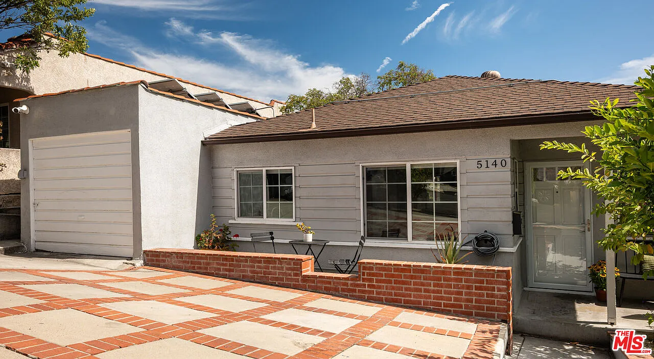 3 bed, 2.0 bath, 1370 sqft, $5,500 — Photo 2