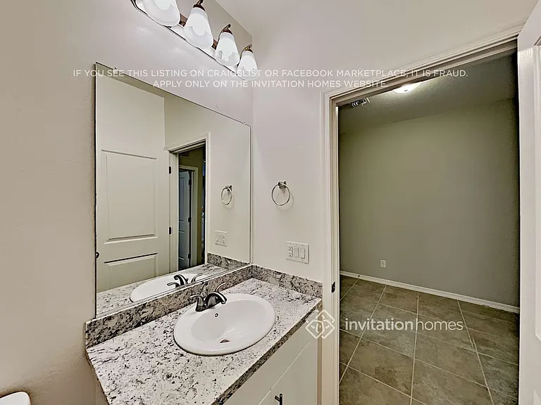 2702 E Omega Dr — Photo 16