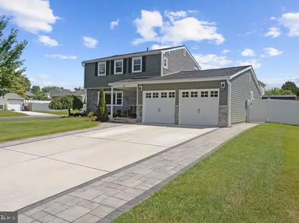 13 Antietam Dr, Laurel Springs, NJ 08021