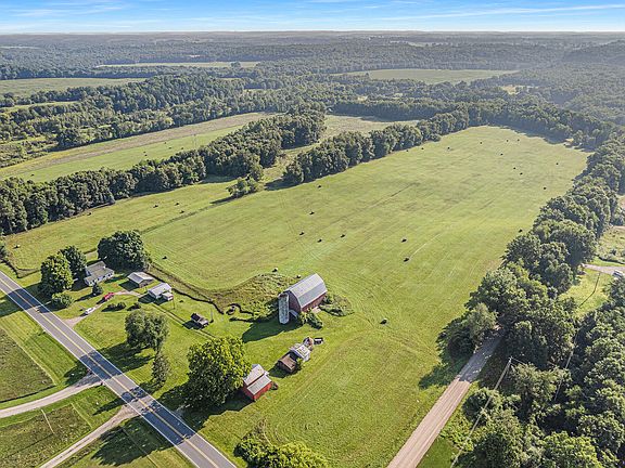 3rd image of 1876 Fallasburg Park Dr NE