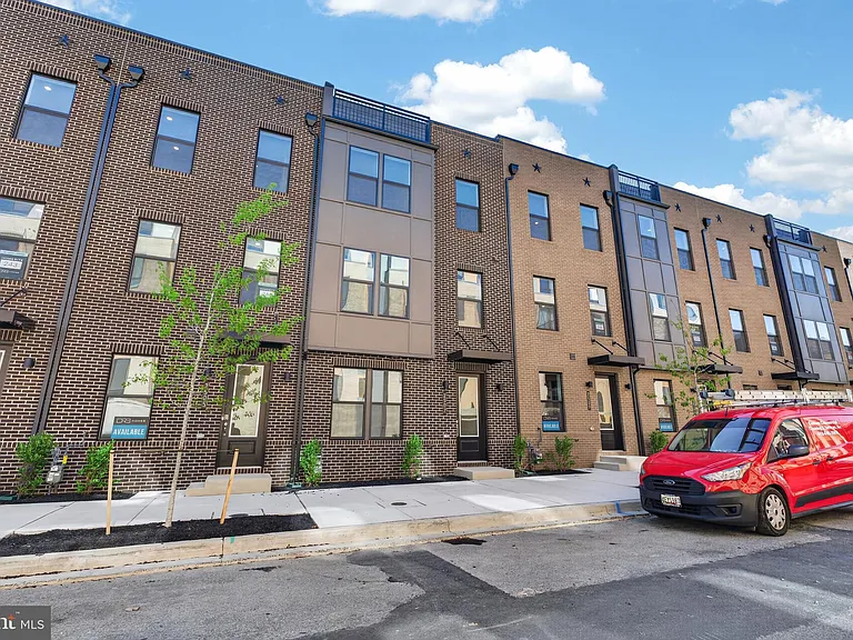 2507 Light St — Photo 2