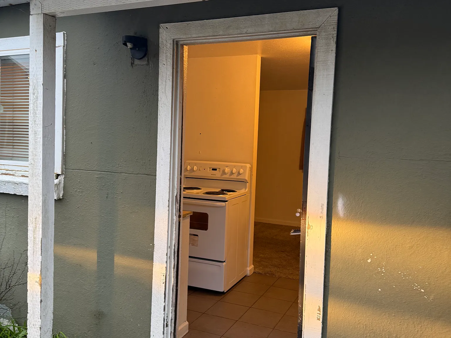 Studio, 250 sqft, $800 — Photo 1