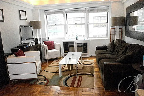 Sold by Bellmarc Realty | media 1