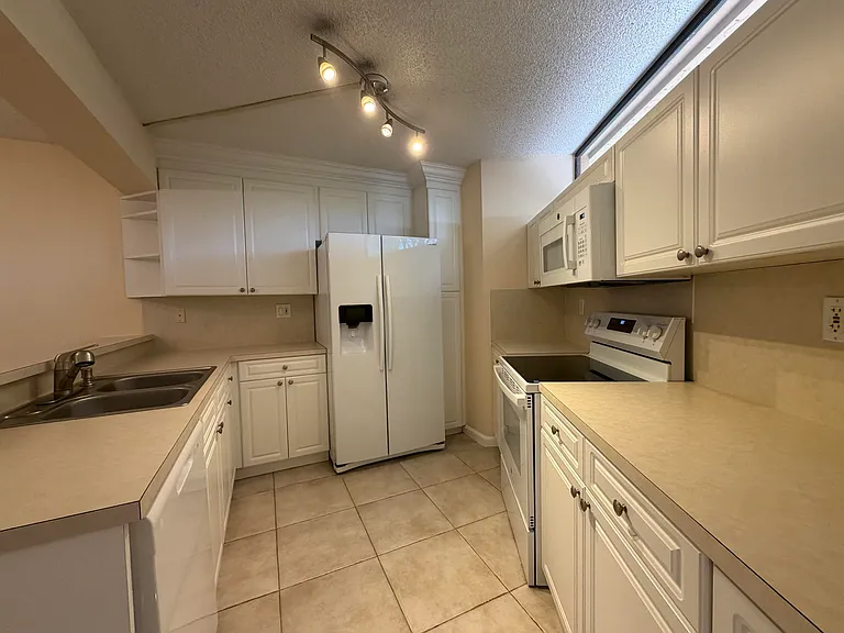 8273 Severn Dr #D — Photo 6