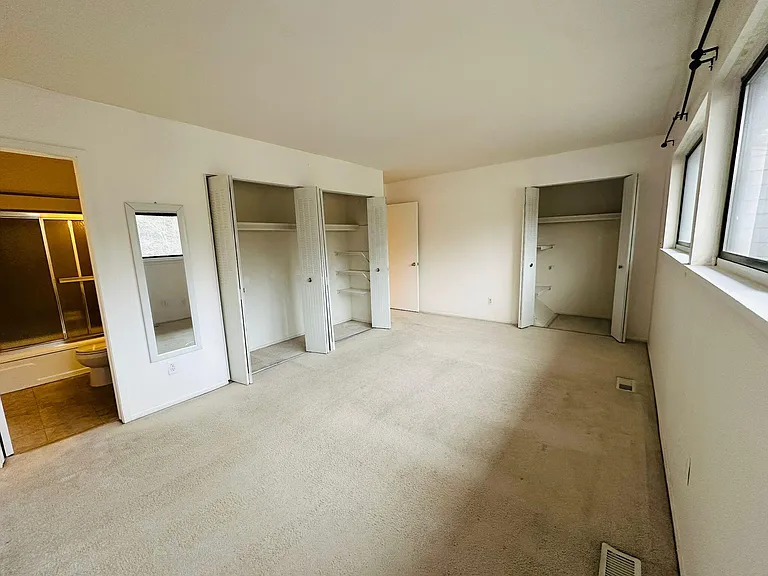 795 Watersedge Dr — Photo 13