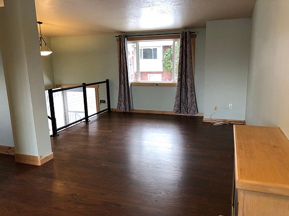 5th image of 2200 Garland Dr APT 7