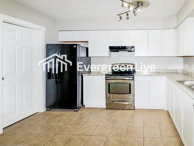 928 Bernstein Ct — Photo 7
