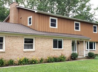 3275 Clover Dr, Saline, MI 48176