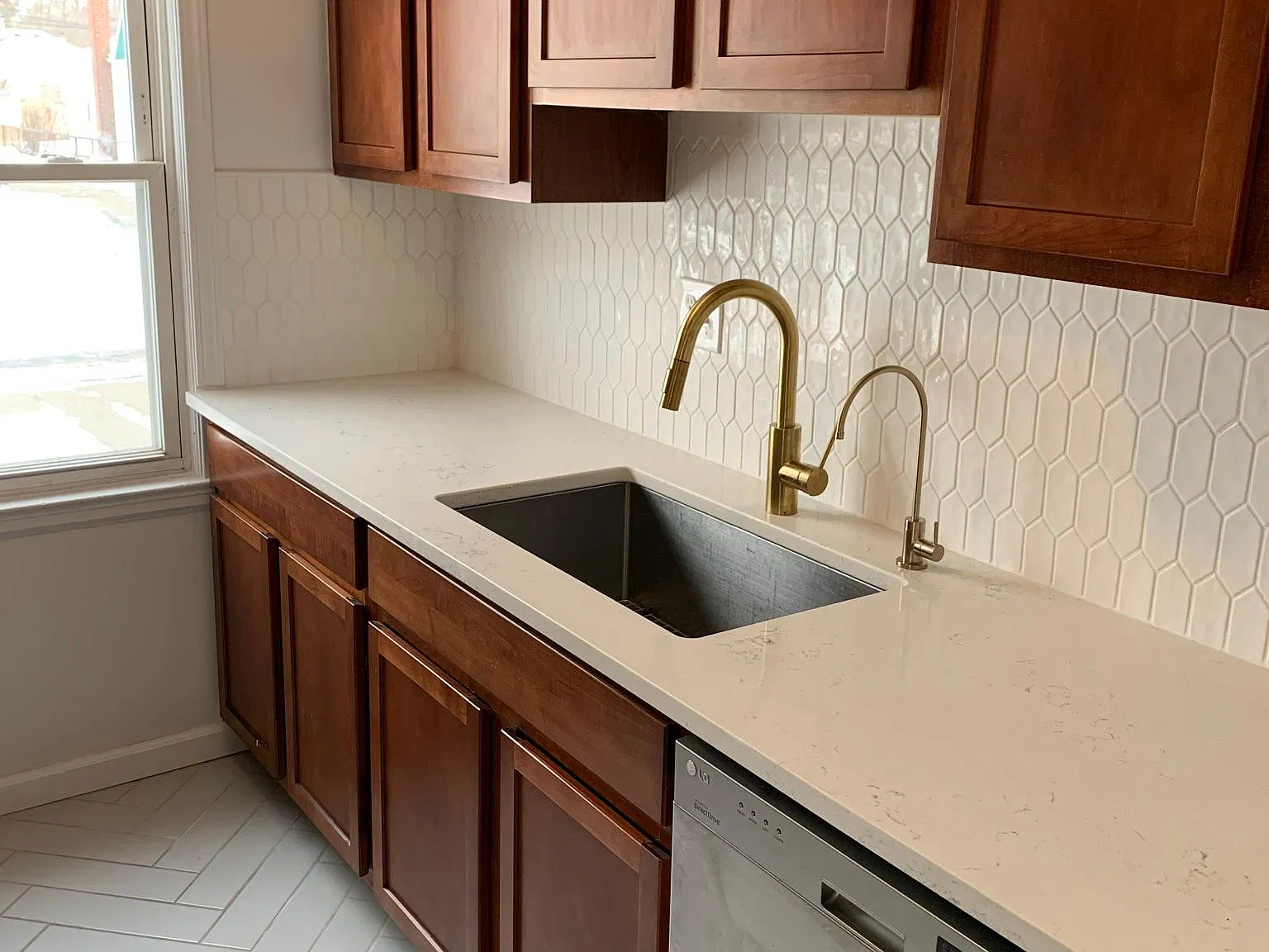 2 bed, 1110 sqft, $2,100 — Photo 4
