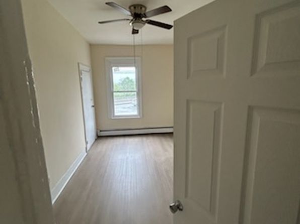 1 Wayne Ave APT 5