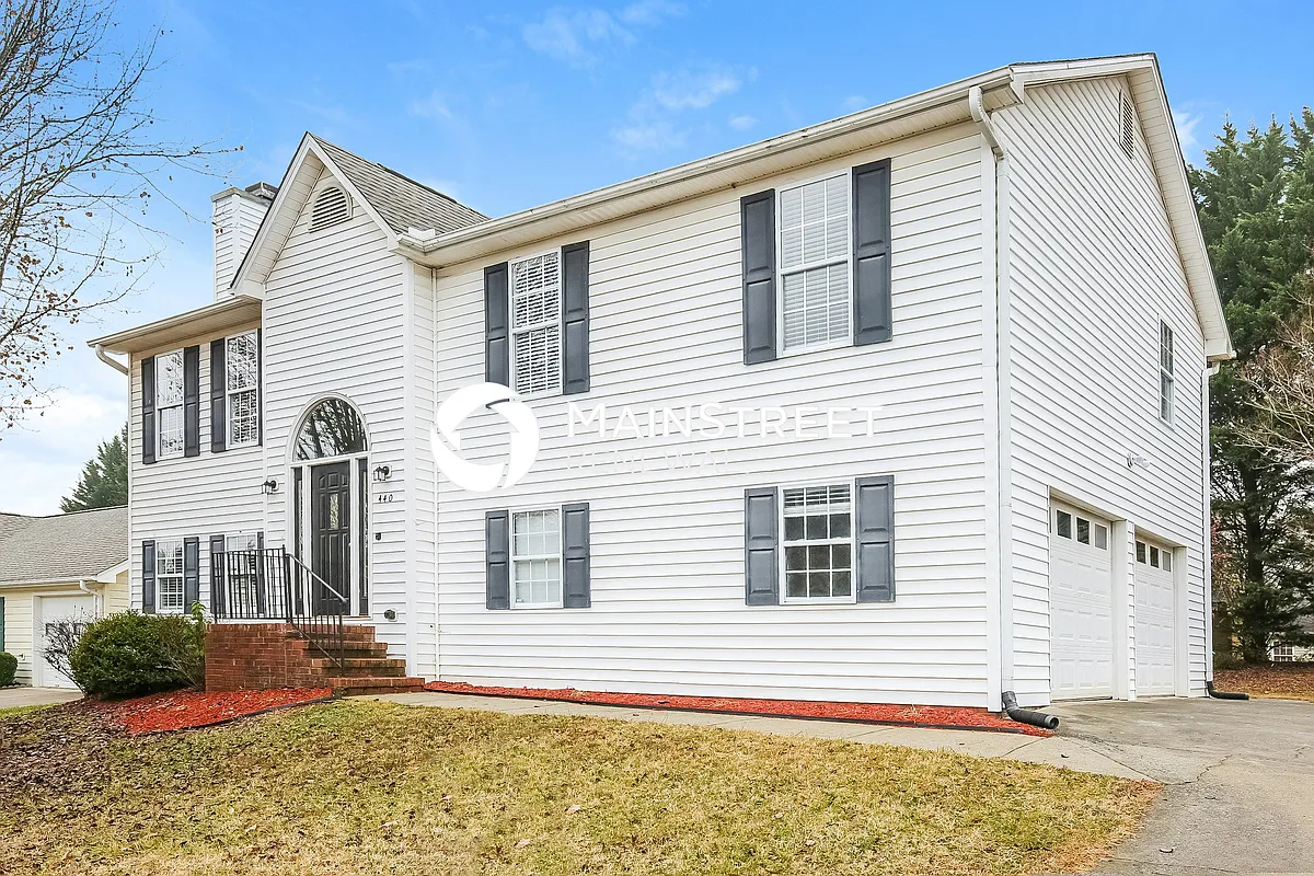 Front View - 440 Corbin St