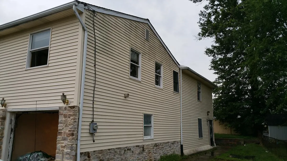 5 bed, 2640 sqft, $3,795 — Photo 1