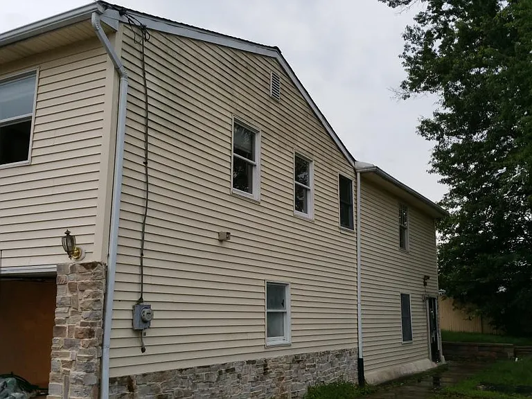 113 Ava Ave — Photo 1