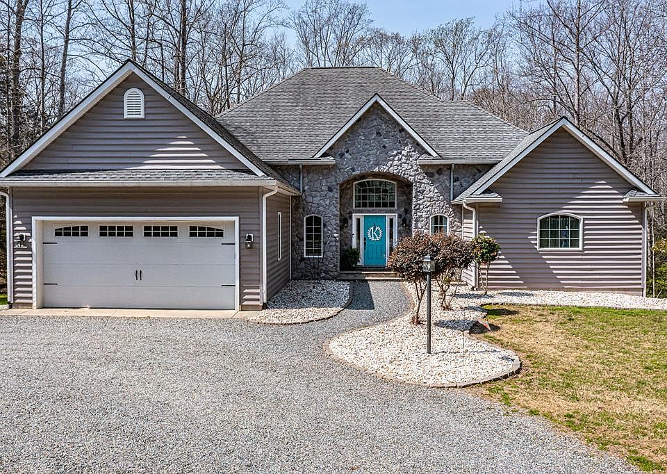 1st image of 335 Heron Dr