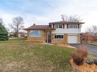 135 Burbank Rd, Kitchener, ON N2B 1E3
