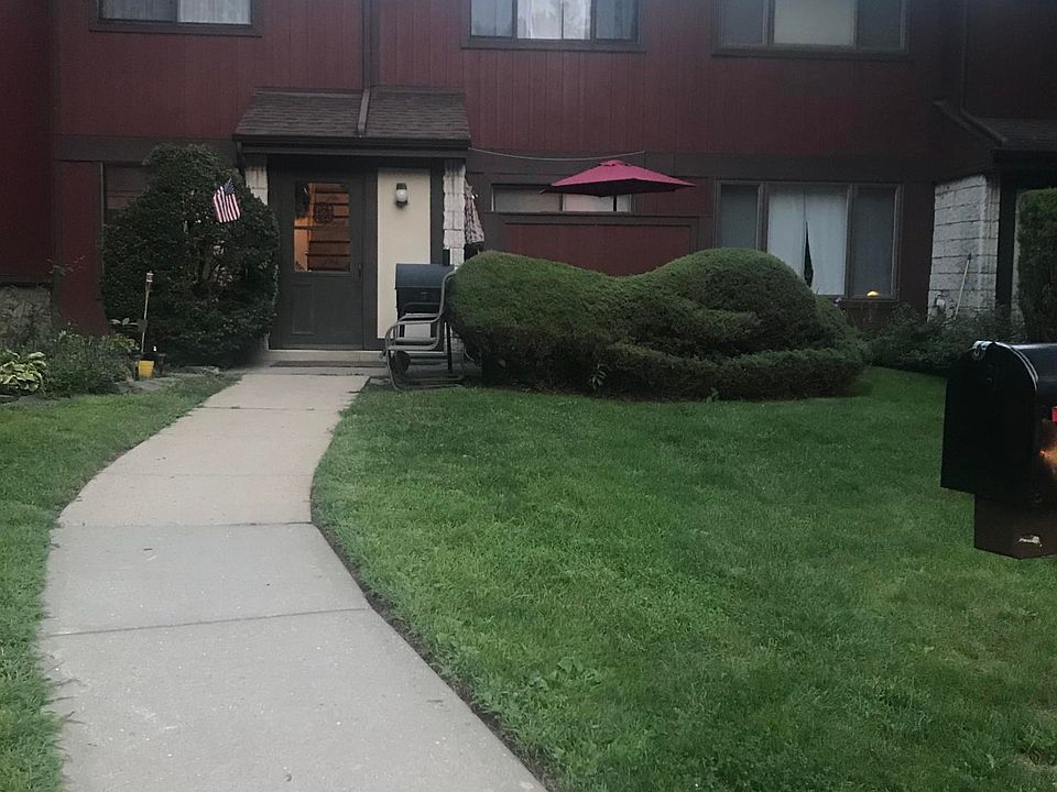 1st image of 25 Belmar Dr E