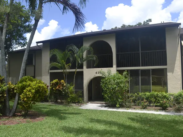 432 Pine Glen Lane #C-2, Greenacres, FL 33463