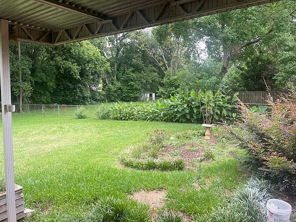 2nd image of 813 Joryne Dr
