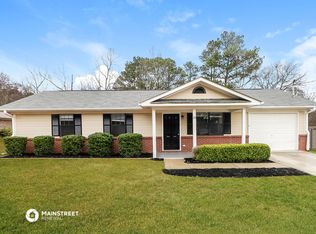 35 Grove Creek Dr, Locust Grove, GA 30248