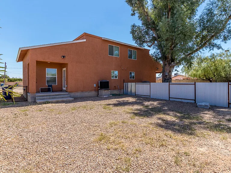 3307 N Tyndall Ave — Photo 17