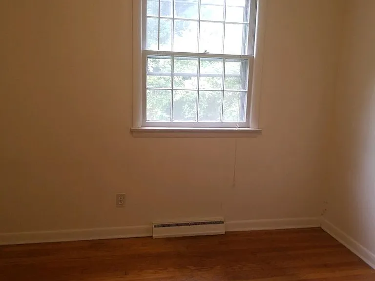 108 Stratford Ct — Photo 9