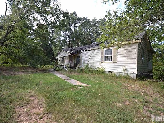 3rd image of 611 Church St