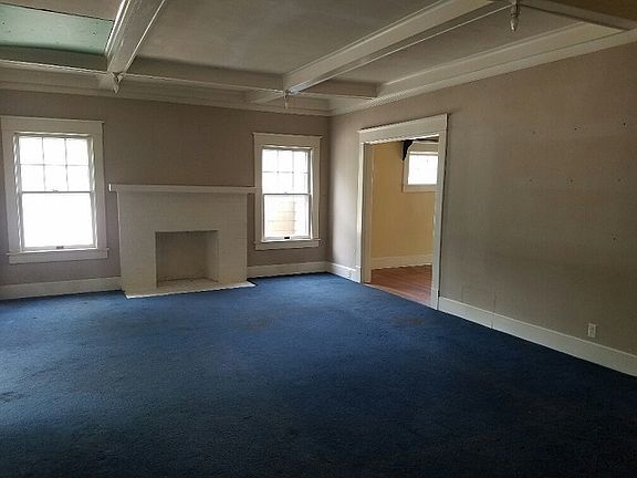 3rd image of 105 N 13th St