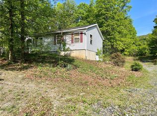 8707 Summit Cir, Slatington, PA 18080
