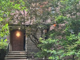 400 Park Pl, Fort Lee, NJ