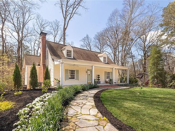 2nd image of 1767 Ridgewood Dr NE