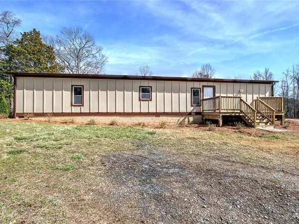 838 Spring Place Rd NE, White, GA 30184