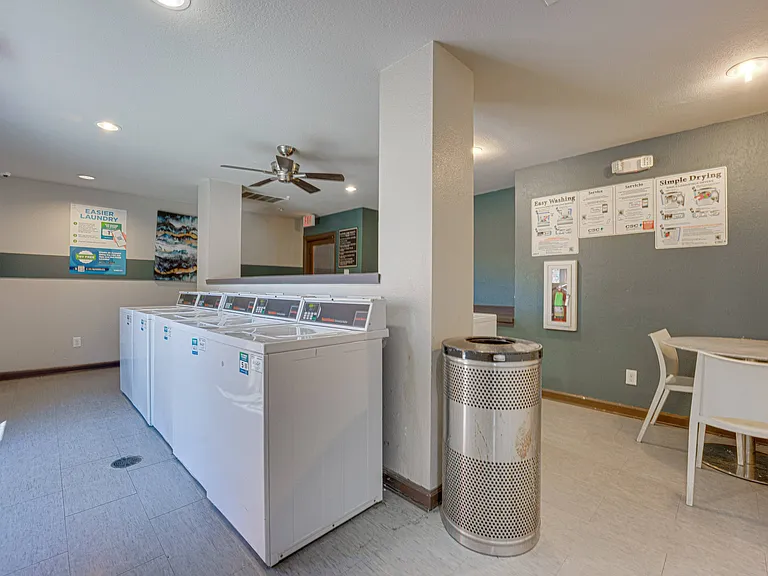 Timberglen Apartments — Photo 9