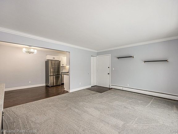 4th image of 417 Parkdale Ave Unit 20