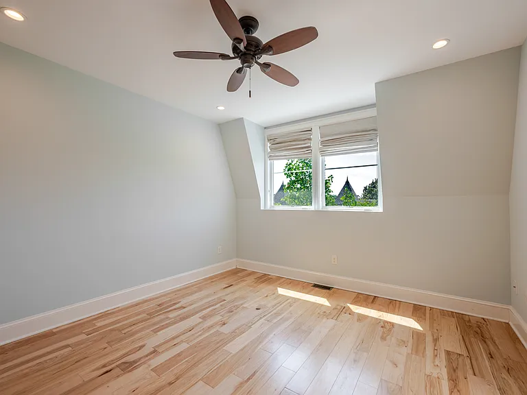 1234 E St NE — Photo 66