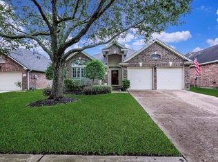 1111 Foxland Chase St, Sugar Land, TX 77479