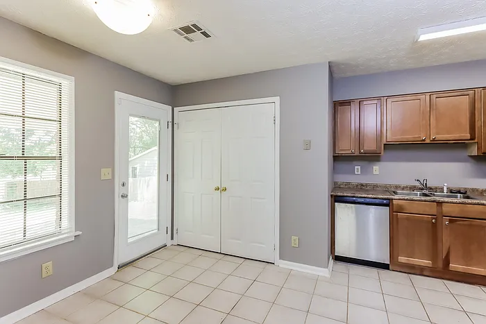 2953 Woodforest Ln — Photo 5