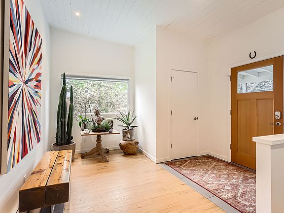 Spacious foyer