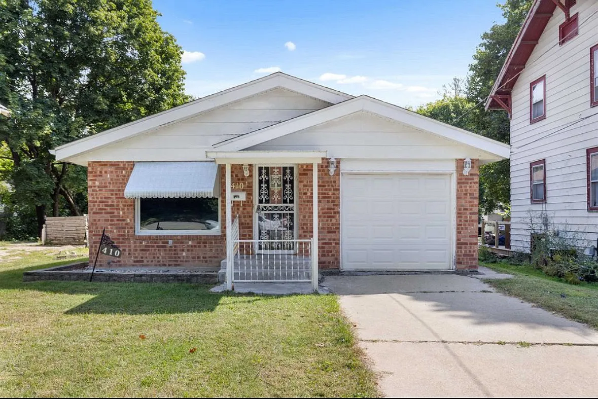 410 Foster Ave — Photo 1