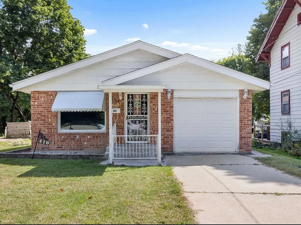410 Foster Ave