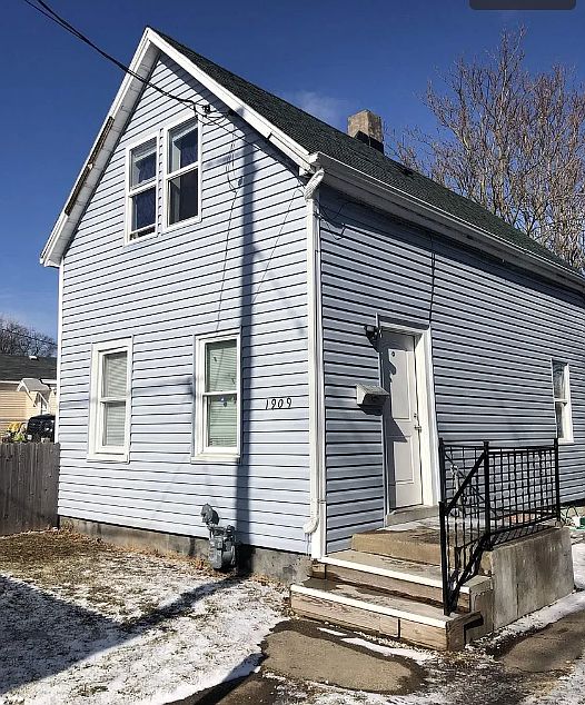 1st image of 1909 W Marquette St