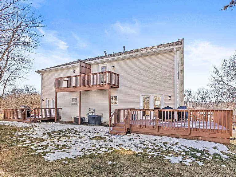 2109-2111 Primrose Dr — Photo 6